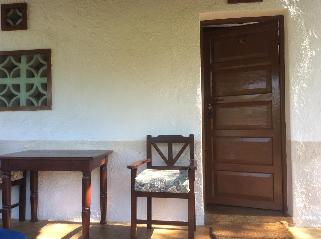 Diani Banda Cottages Diani Beach Exteriör bild